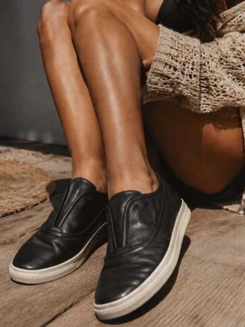 FRYE Mindy Black Leather Sneakers Flats 7 Slip On Minimalist Fashion Industrial
